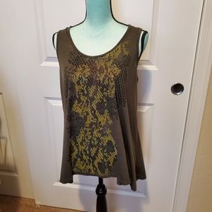 SIGNATURE STUDIO very gently used tank top
